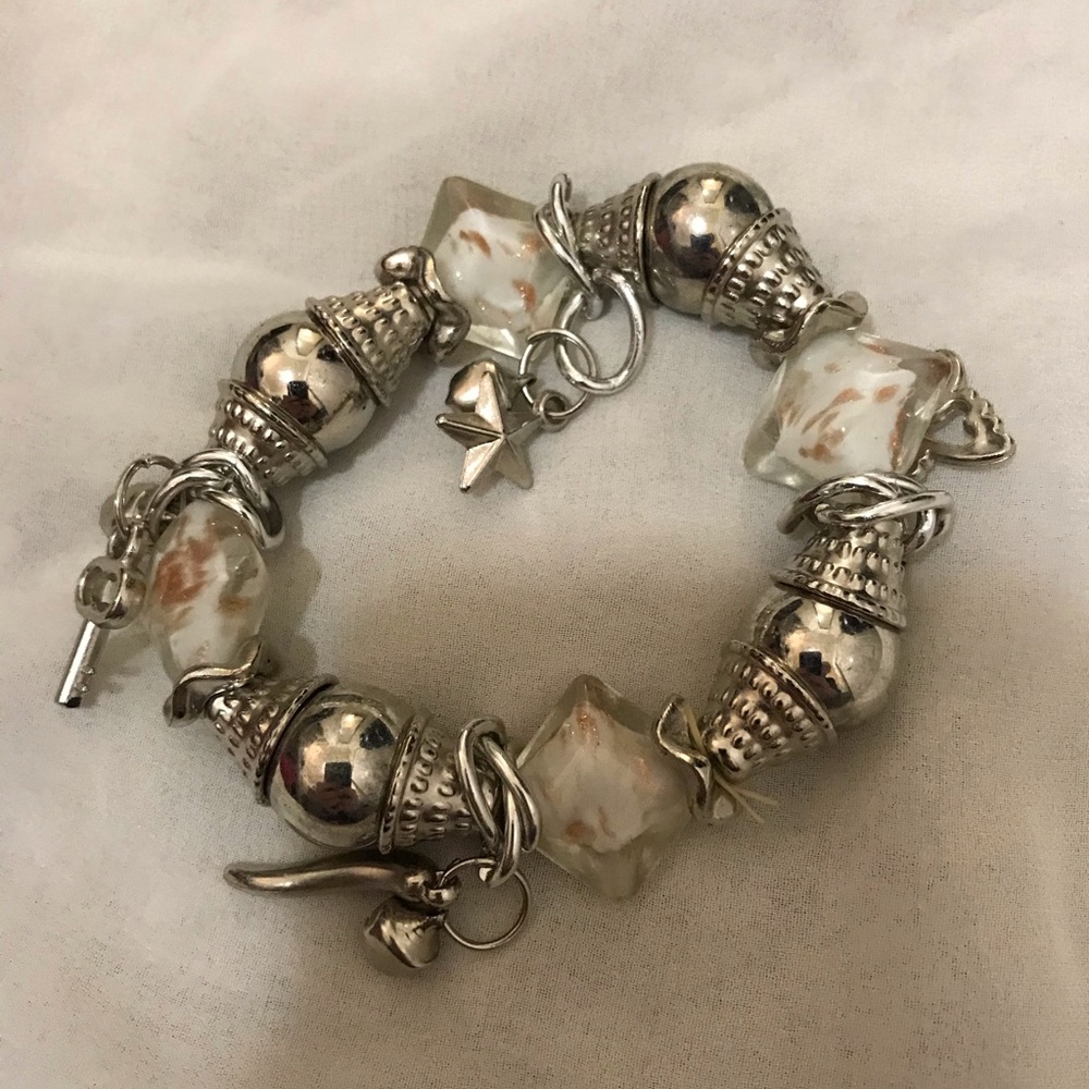 NWOT Jingle Bracelet